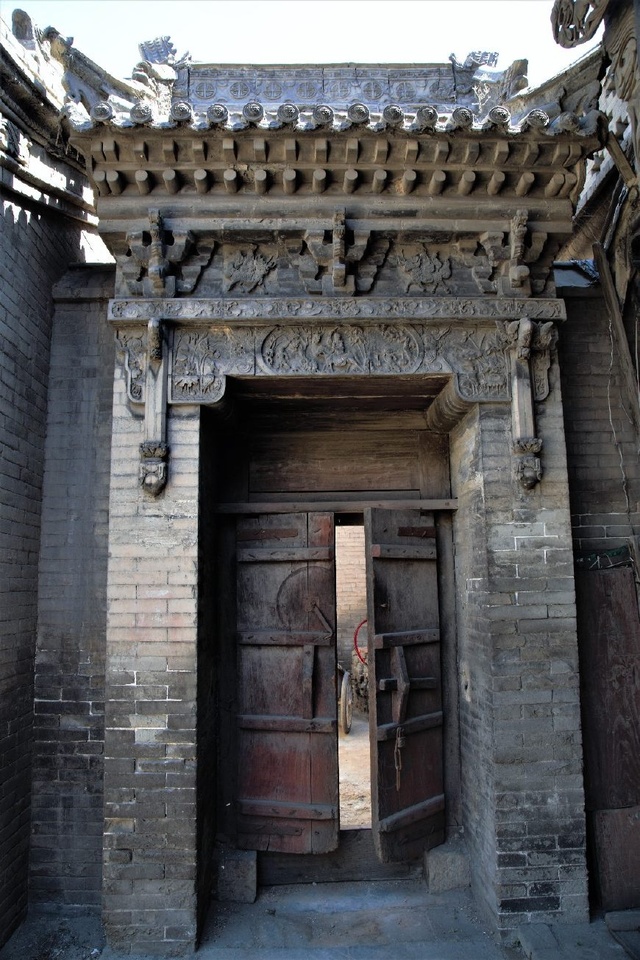 高墙深院间的礼与路 实拍古代大户人家的大门、二门、三门、高门旁门与走道
